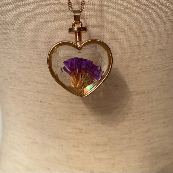 NECKLACE GOLD TONE ROPE CHAIN PENDANT HEART PURPLE FLOWER KEEPSAKE - Picture 1 of 12